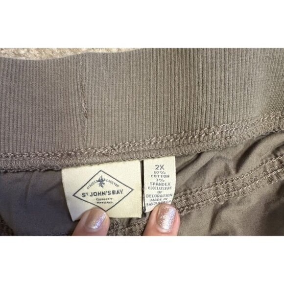 St John’s Bay 2x Capri Pants Tan Pull On Cotton Spandex - Picture 2 of 3
